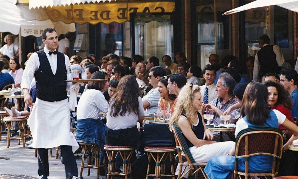 Job Hunting in France: Work Culture, Networking, and What Recruiters Want